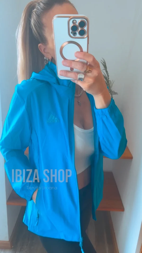 Campera Adidas Running color azul
