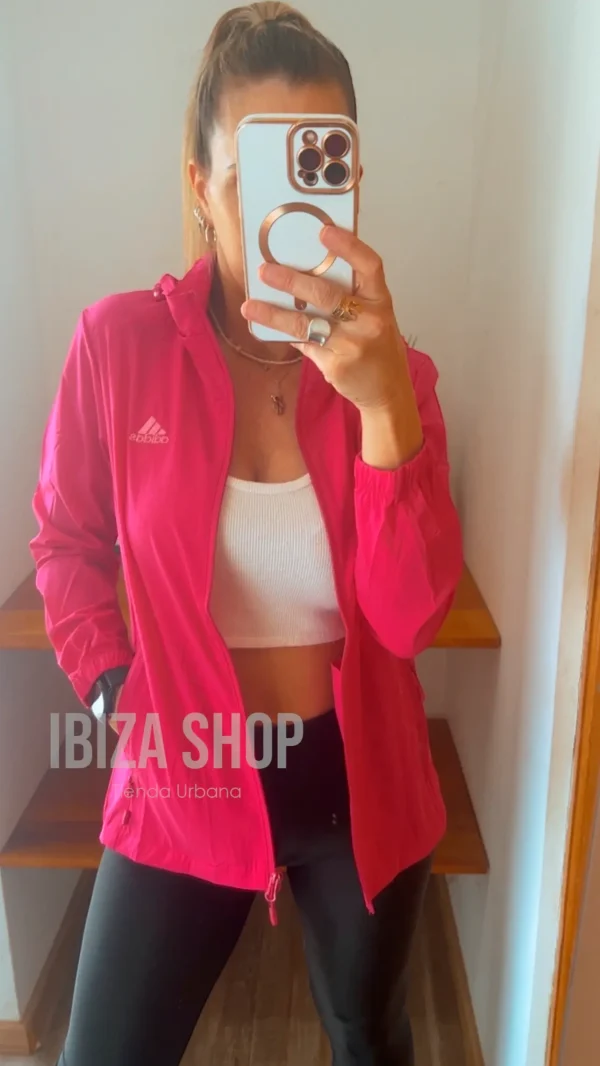 Campera Adidas Running color fucsia