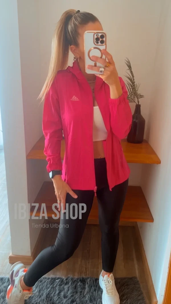 Campera Adidas Running color fucsia