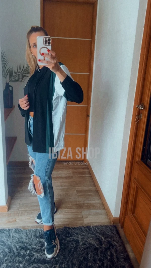 Campera Lacoste Regular Fit color Negro