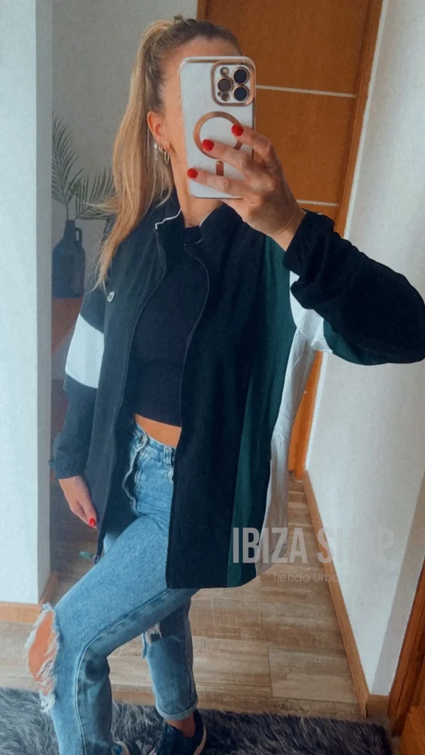 Campera Lacoste Regular Fit color Negro