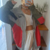 Gris con rojo