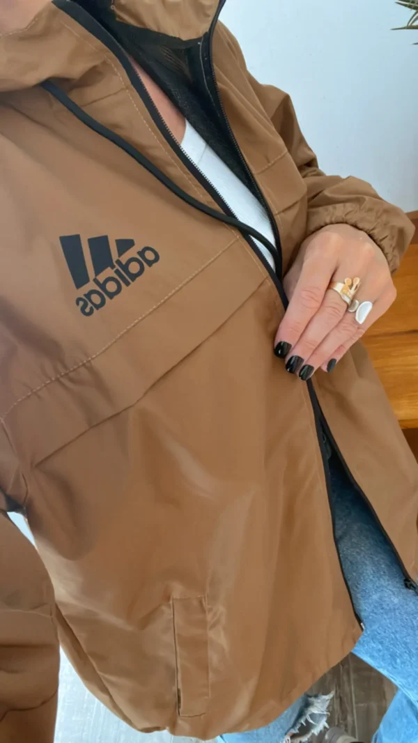 Campera Adidas Jacket 3 Stripes Rompeviento color habano