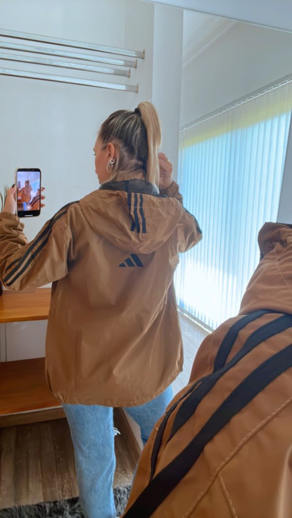 Campera Adidas Jacket 3 Stripes Rompeviento color habano