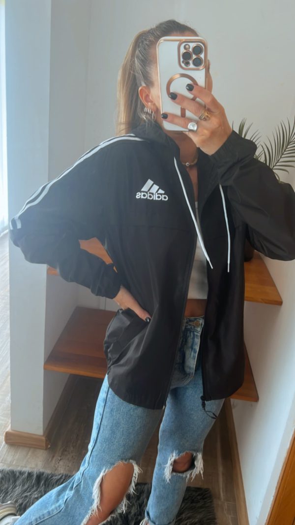Campera Adidas Jacket 3 Stripes Rompeviento color negra