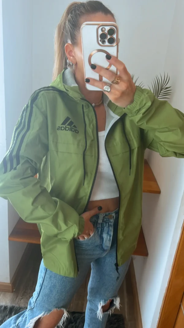 Campera Adidas Jacket 3 Stripes Rompeviento color oliva