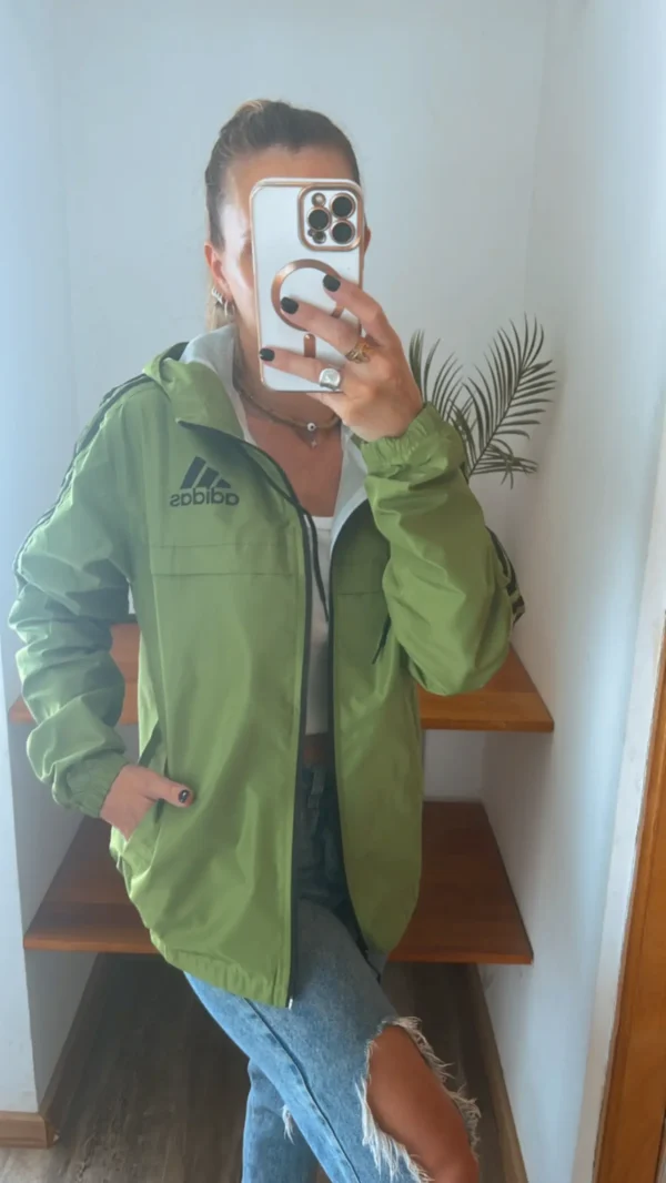 Campera Adidas Jacket 3 Stripes Rompeviento color oliva