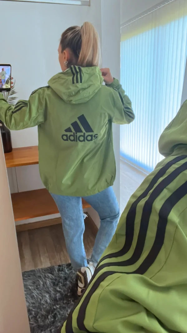 Campera Adidas Jacket 3 Stripes Rompeviento color verde oliva