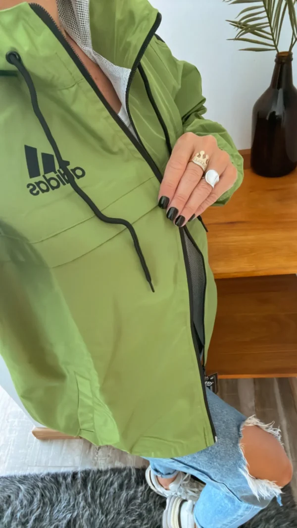 Campera Adidas Jacket 3 Stripes Rompeviento color verde oliva