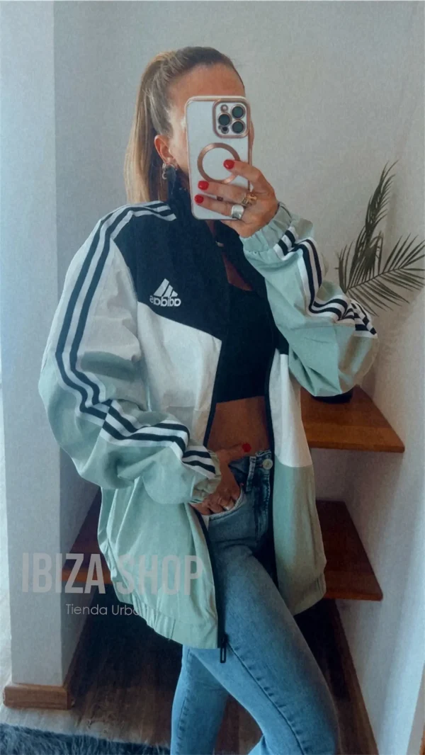 Campera Adidas de Gabardina Big Stripes
