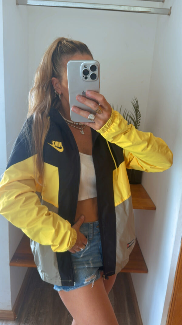 Campera NIKE Retro Combinada Impermeable
