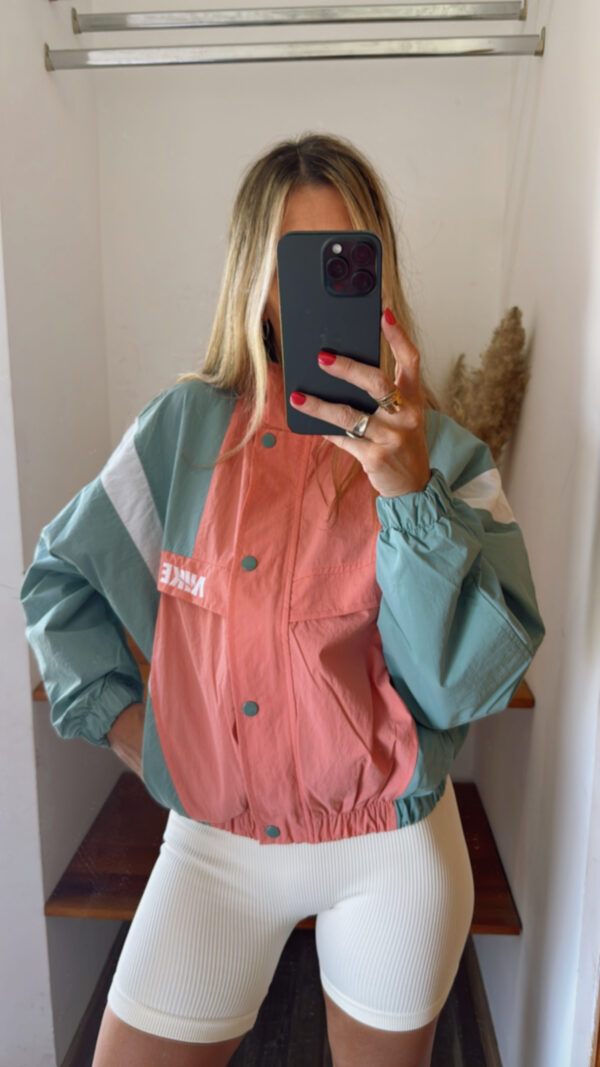 Campera NIKE Rompeviento Retro Corta - Imagen 17