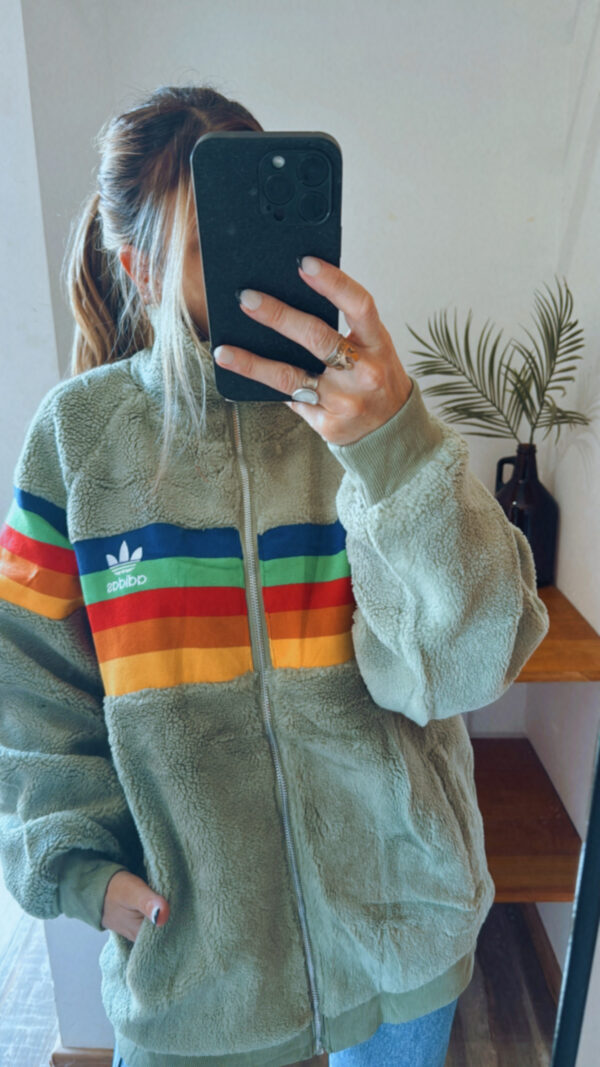 Campera ADIDAS Originals Corderito Multicolor - Imagen 15