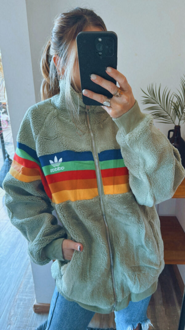 Campera ADIDAS Originals Corderito Multicolor - Imagen 17