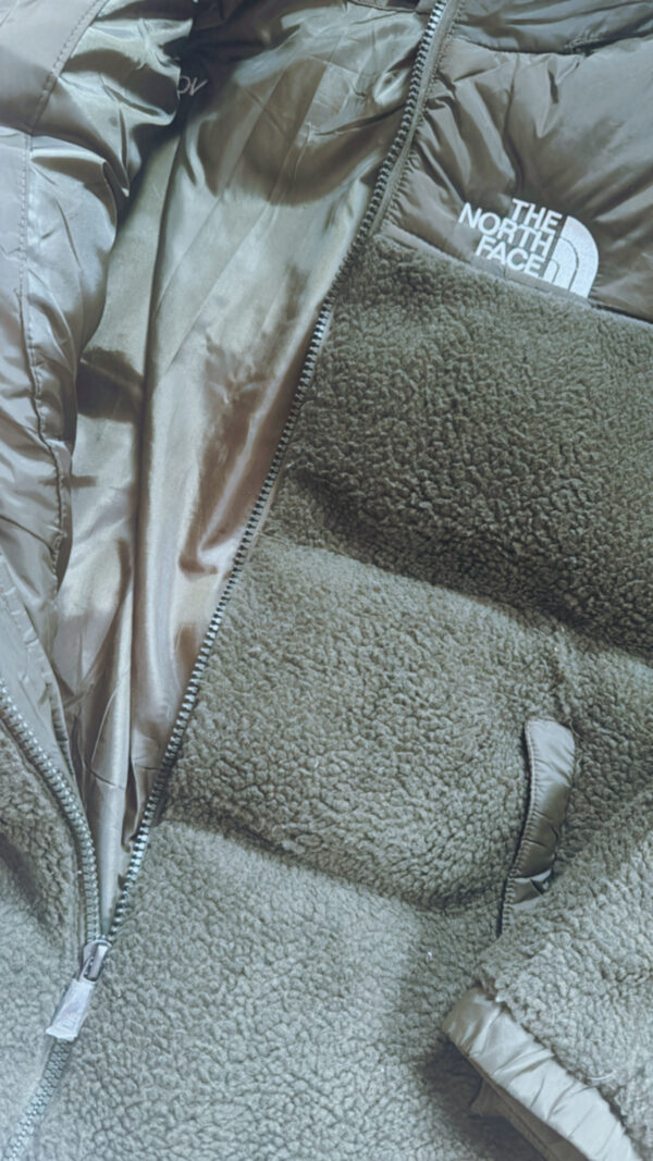 Campera THE NORTH FACE VERDE MILITAR Corderito( forrada por dentro) - Imagen 7